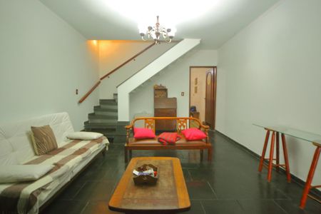 Casa para alugar com 182m², 2 quartos e 1 vagaSala 