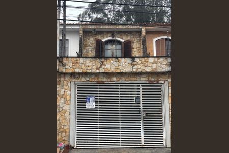 Casa para alugar com 182m², 2 quartos e 1 vaga Casa para alugar com 182m², 2 quartos e 1 vagaFachada