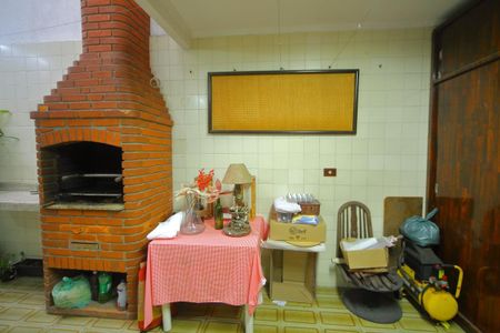 Casa para alugar com 182m², 2 quartos e 1 vagaÁrea de Serviço/churrasqueira 