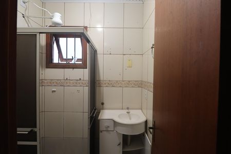 Banheiro de casa à venda com 2 quartos, 80m² em São José, Canoas