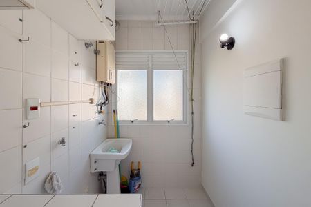 Apartamento à venda com 54m², 2 quartos e 1 vaga Apartamento à venda com 54m², 2 quartos e 1 vagaCozinha e Área de Serviço