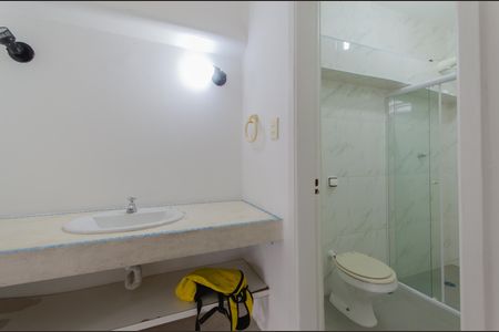 Casa para alugar com 120m², 3 quartos e 1 vaga Casa para alugar com 120m², 3 quartos e 1 vagaBanheiro 2