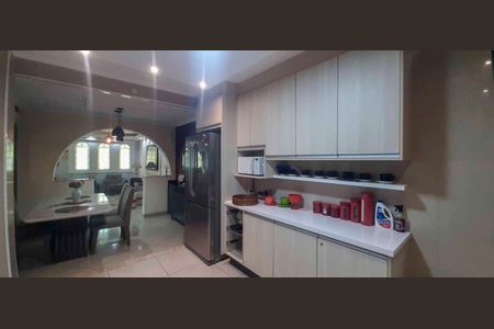 Casa para alugar com 250m², 5 quartos e 3 vagas