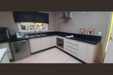 Casa para alugar com 250m², 5 quartos e 3 vagas