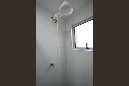 Banheiro de kitnet/studio para alugar com 1 quarto, 20m² em Ferreira, São Paulo