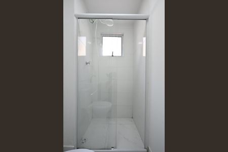 Banheiro de kitnet/studio para alugar com 1 quarto, 20m² em Ferreira, São Paulo