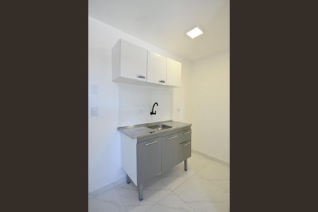 Cozinha de kitnet/studio para alugar com 1 quarto, 20m² em Ferreira, São Paulo