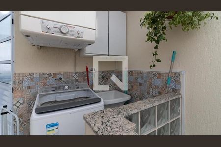 Casa de condomínio para alugar com 131m², 3 quartos e 3 vagas Casa de condomínio para alugar com 131m², 3 quartos e 3 vagasÁrea de serviço