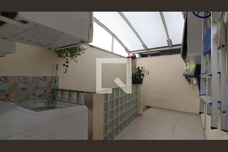 Casa de condomínio para alugar com 131m², 3 quartos e 3 vagas Casa de condomínio para alugar com 131m², 3 quartos e 3 vagasÁrea de Serviço