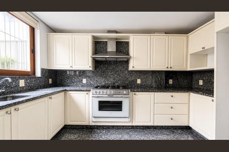 Cozinha de casa para alugar com 4 quartos, 486m² em Partenon, Porto Alegre
