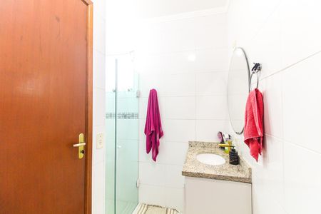 Banheiro da Suíte de casa de condomínio à venda com 2 quartos, 68m² em Cidade Nitro Operária, São Paulo