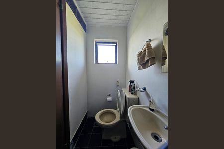 Casa para alugar com 300m², 8 quartos e 2 vagas Casa para alugar com 300m², 8 quartos e 2 vagasBanheiro
