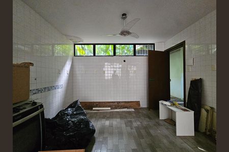 Casa para alugar com 300m², 8 quartos e 2 vagas Casa para alugar com 300m², 8 quartos e 2 vagasCozinha