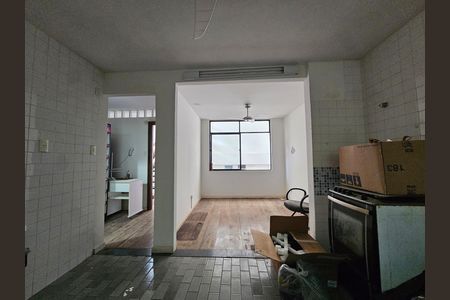 Casa para alugar com 300m², 8 quartos e 2 vagas Casa para alugar com 300m², 8 quartos e 2 vagassala