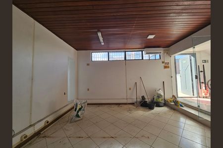 Casa para alugar com 300m², 8 quartos e 2 vagas Casa para alugar com 300m², 8 quartos e 2 vagassala