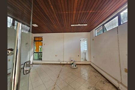 Casa para alugar com 300m², 8 quartos e 2 vagas Casa para alugar com 300m², 8 quartos e 2 vagasSala