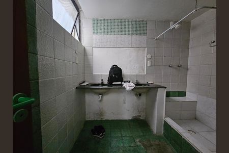 Casa para alugar com 300m², 8 quartos e 2 vagas Casa para alugar com 300m², 8 quartos e 2 vagasBanheiro do Quarto 4