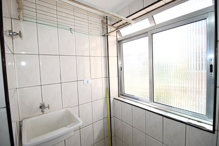 Área de Serviço de apartamento para alugar com 2 quartos, 45m² em Conjunto Habitacional Fazenda do Carmo, São Paulo