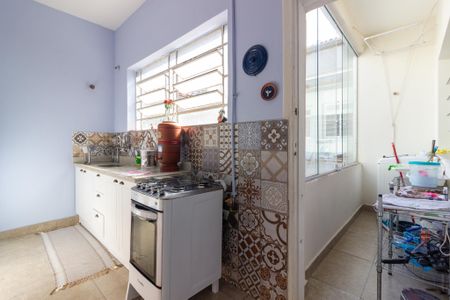 Cozinha e Área de Serviço de apartamento para alugar com 2 quartos, 68m² em Pinheiros, São Paulo