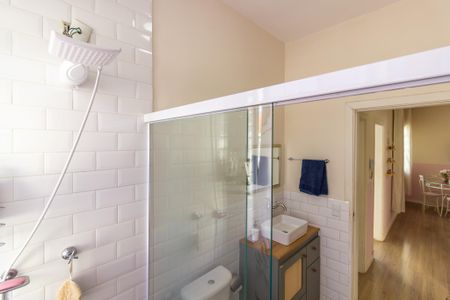 Banheiro de apartamento para alugar com 2 quartos, 68m² em Pinheiros, São Paulo