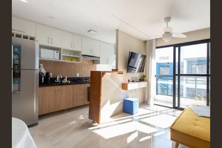 Sala de apartamento à venda com 2 quartos, 47m² em Recreio dos Bandeirantes, Rio de Janeiro