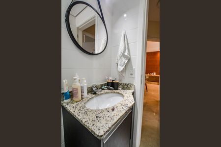 Banheiro Social de apartamento à venda com 3 quartos, 100m² em Vila Santa Teresa, Santo André