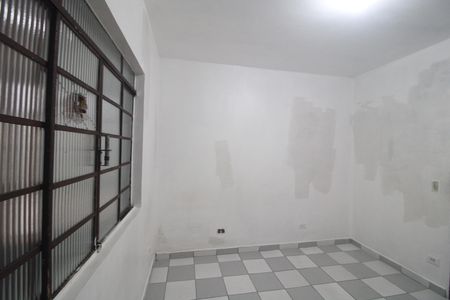 Quarto 2 de casa para alugar com 2 quartos, 38m² em Jardim Varginha, São Paulo