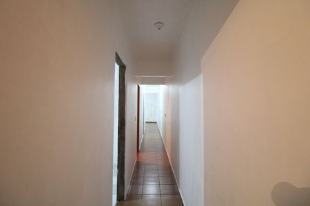 Corredor de casa para alugar com 2 quartos, 38m² em Jardim Varginha, São Paulo