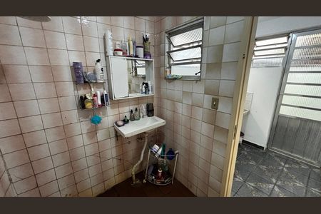 Casa à venda com 125m², 3 quartos e 1 vaga Casa à venda com 125m², 3 quartos e 1 vagaBanheiro