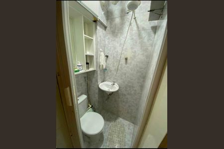 Banheiro de apartamento para alugar com 1 quarto, 30m² em Leme, Rio de Janeiro
