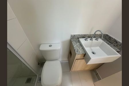 Banheiro de apartamento para alugar com 1 quarto, 49m² em Jardim Esperanca, Barueri
