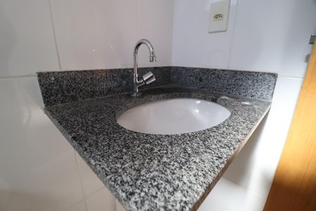Apartamento para alugar com 56m², 2 quartos e 1 vagaBanheiro do Quarto 2