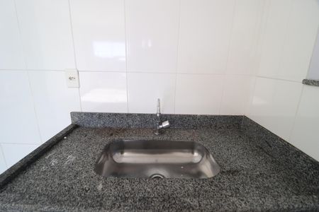 Cozinha de apartamento para alugar com 2 quartos, 56m² em Marta Helena, Uberlândia