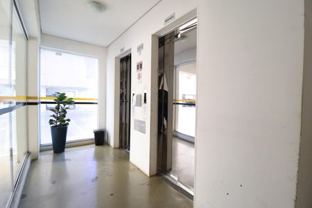 Apartamento para alugar com 56m², 2 quartos e 1 vagaElevadores