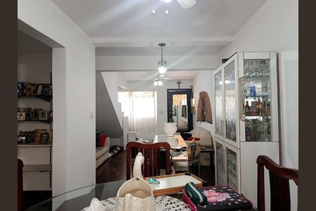 Casa para alugar com 180m², 4 quartos e 2 vagas Casa para alugar com 180m², 4 quartos e 2 vagasSala