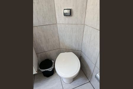 Casa para alugar com 180m², 4 quartos e 2 vagas Casa para alugar com 180m², 4 quartos e 2 vagasBanheiro da suíte 2