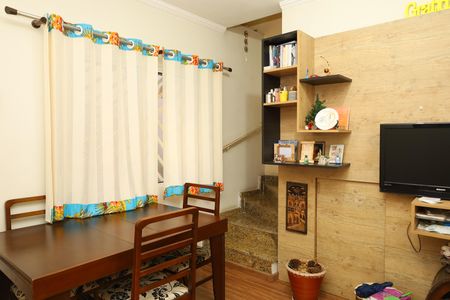 Casa de condomínio para alugar com 62m², 2 quartos e 1 vagaSala