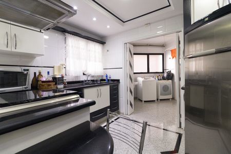 Apartamento à venda com 126m², 3 quartos e 3 vagasCozinha 