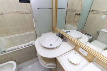 Apartamento à venda com 126m², 3 quartos e 3 vagasBanheiro