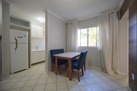 Sala de apartamento para alugar com 2 quartos, 54m² em Bom Viver, São José