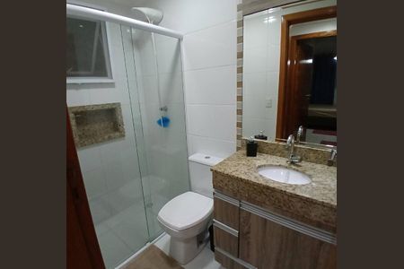 Banheiro de apartamento para alugar com 2 quartos, 80m² em Aviação, Praia Grande