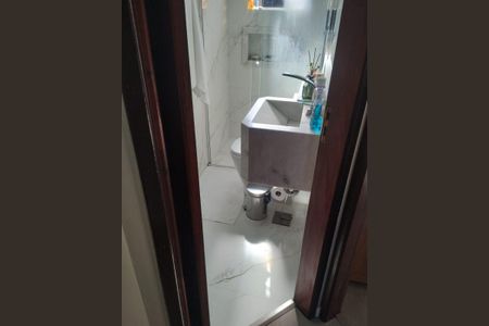 Casa de condomínio à venda com 50m², 2 quartos e 1 vaga Casa de condomínio à venda com 50m², 2 quartos e 1 vagaBanheiro