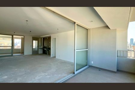 Apartamento à venda com 126m², 3 quartos e 2 vagas Apartamento à venda com 126m², 3 quartos e 2 vagasVaranda
