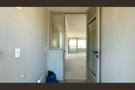 Apartamento à venda com 126m², 3 quartos e 2 vagas Apartamento à venda com 126m², 3 quartos e 2 vagasÁrea de Serviço