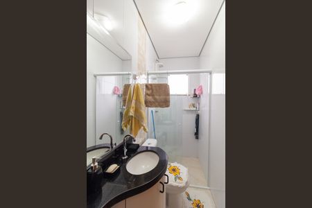 Casa de condomínio à venda com 64m², 2 quartos e 3 vagas Casa de condomínio à venda com 64m², 2 quartos e 3 vagasBanheiro