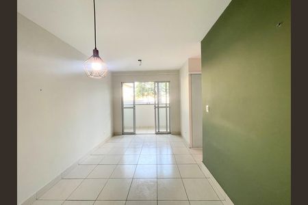 Sala de apartamento à venda com 2 quartos, 60m² em Santa Monica, Belo Horizonte