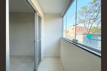 Varanda / Sala de apartamento à venda com 2 quartos, 60m² em Santa Monica, Belo Horizonte