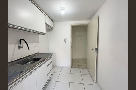 Cozinha de apartamento à venda com 2 quartos, 60m² em Santa Monica, Belo Horizonte