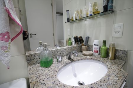 Apartamento à venda com 67m², 2 quartos e 1 vagaBanheiro da Suíte 2