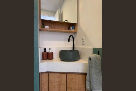 Banheiro de apartamento para alugar com 1 quarto, 26m² em Vila Buarque, São Paulo